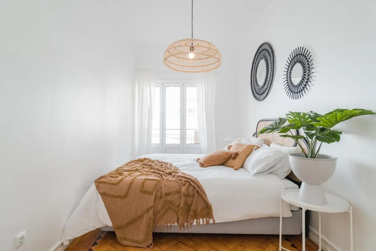 Casa Boma Lisboa - Sophisticated Apartment With Large Private Terrace - Campolide I 0*,  Portekiz