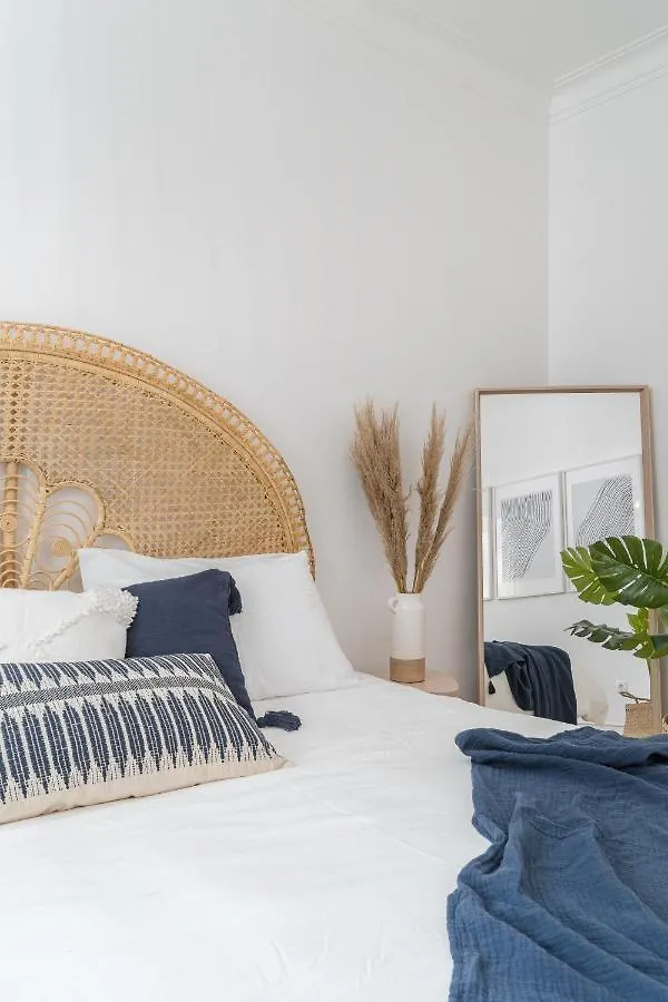 Casa Boma Lisboa - Sophisticated Apartment With Large Private Terrace - Campolide I 0*,  Portekiz